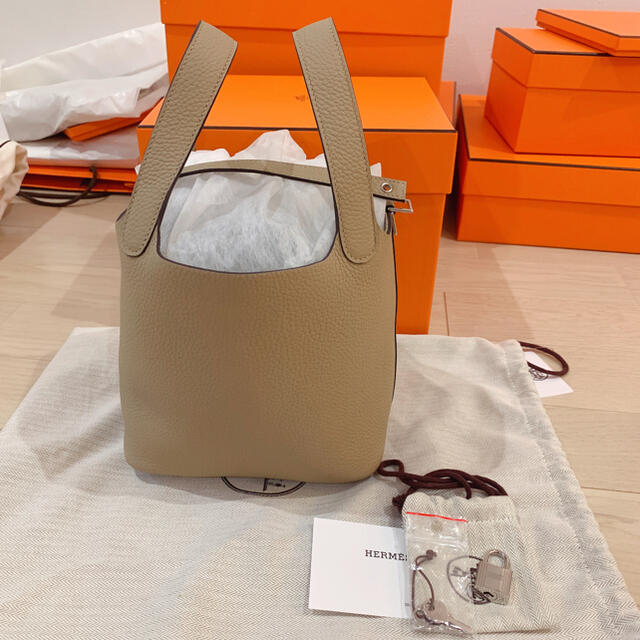 Hermes(エルメス)のHERMESエルメスピコタンロックPM18トレンチトリヨンクレマンスシルバー金具 レディースのバッグ(ハンドバッグ)の商品写真