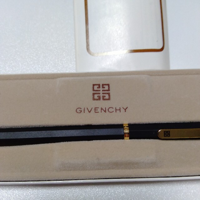 GIVENCHY(ジバンシィ)の【最終価格】GIVENCHYボールペン インテリア/住まい/日用品の文房具(ペン/マーカー)の商品写真