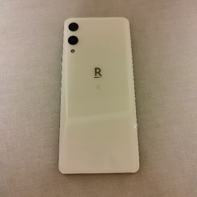 Rakuten(ラクテン)のRakuten Hand スマホ/家電/カメラのスマートフォン/携帯電話(スマートフォン本体)の商品写真