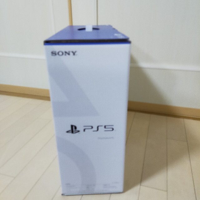 SONY(ソニー)のSONY PlayStation5 プレステ5 本体 エンタメ/ホビーのゲームソフト/ゲーム機本体(家庭用ゲーム機本体)の商品写真