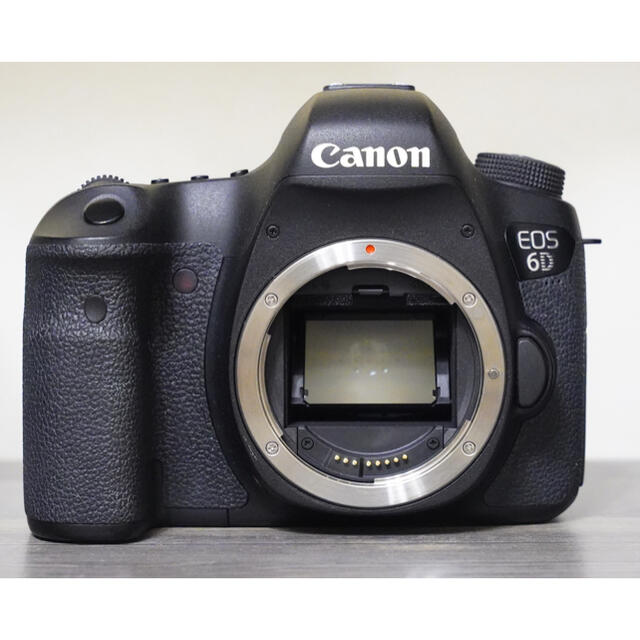 Canon(キヤノン)のEOS 6D レンズキット EF24-105mm F4L IS USM スマホ/家電/カメラのカメラ(デジタル一眼)の商品写真