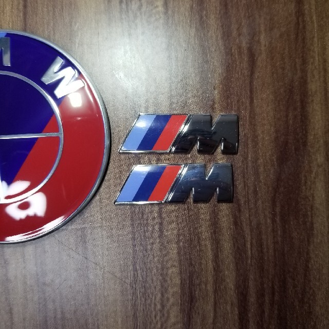 BMW エンブレム 塗装 カスタム 自動車/バイクの自動車(車外アクセサリ)の商品写真
