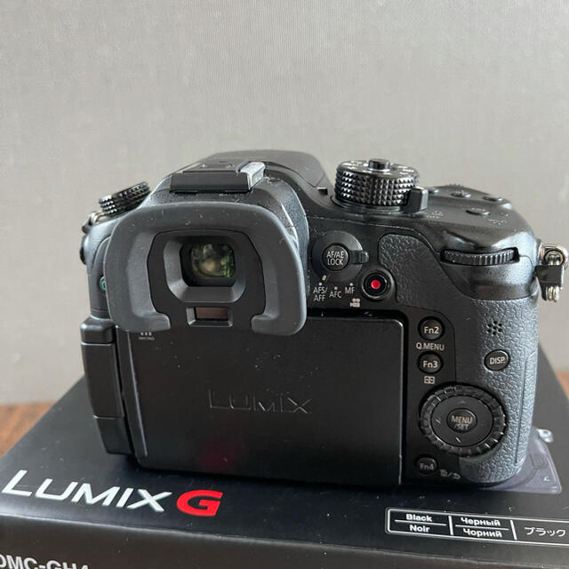 Panasonic(パナソニック)のパナソニック Panasonic LUMIX DMC-GH4 予備バッテリー スマホ/家電/カメラのカメラ(ミラーレス一眼)の商品写真