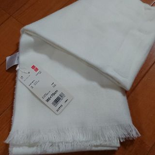 ユニクロ(UNIQLO)のmooneybunny様専用 ユニクロ ライトストール ストール オフホワイト(マフラー/ショール)