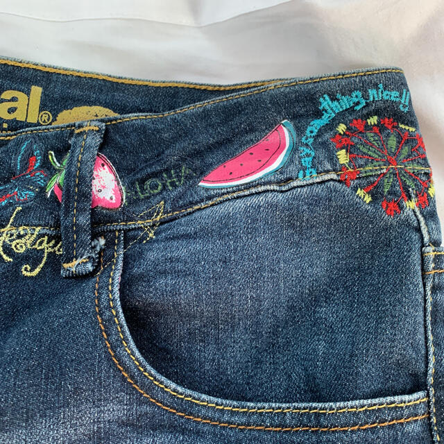 DESIGUAL(デシグアル)のDesigualショートパンツ レディースのパンツ(ショートパンツ)の商品写真