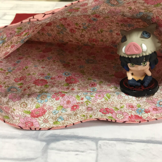 専用ページ！ハンドメイド＊巾着袋　2枚 ハンドメイドのキッズ/ベビー(外出用品)の商品写真