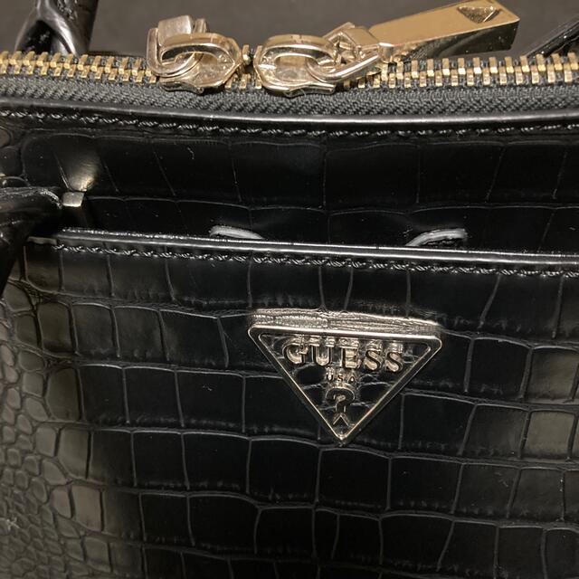 GUESSバッグブラック - ハンドバッグ