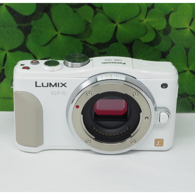 Panasonic(パナソニック)の【美品】WiFi&自撮りが大活躍⭐️LUMIX GF6 単焦点レンズキット スマホ/家電/カメラのカメラ(ミラーレス一眼)の商品写真