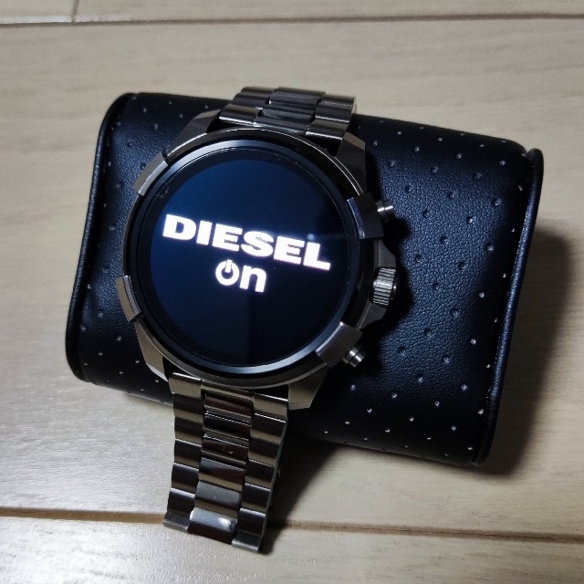腕時計(デジタル)DIESEL ON スマートウォッチ DZT2004