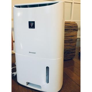 シャープ(SHARP)のシャープ 除湿機 衣類乾燥機 プラズマクラスター CV-F71-W(衣類乾燥機)