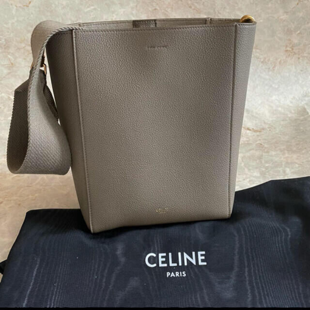 celine(セリーヌ)のセリーヌ　サングル レディースのバッグ(ショルダーバッグ)の商品写真