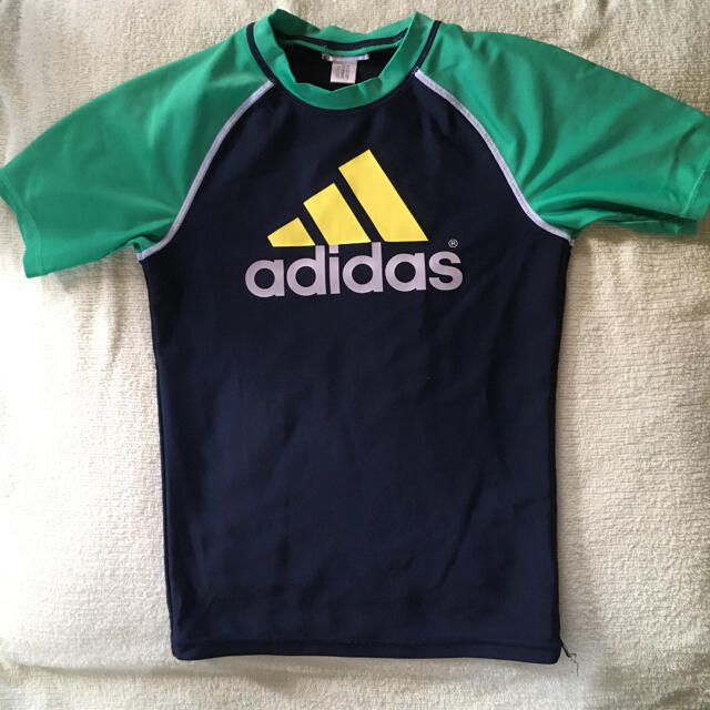 adidas(アディダス)の130cm adidas アディダス　ラッシュガード キッズ/ベビー/マタニティのキッズ服男の子用(90cm~)(水着)の商品写真