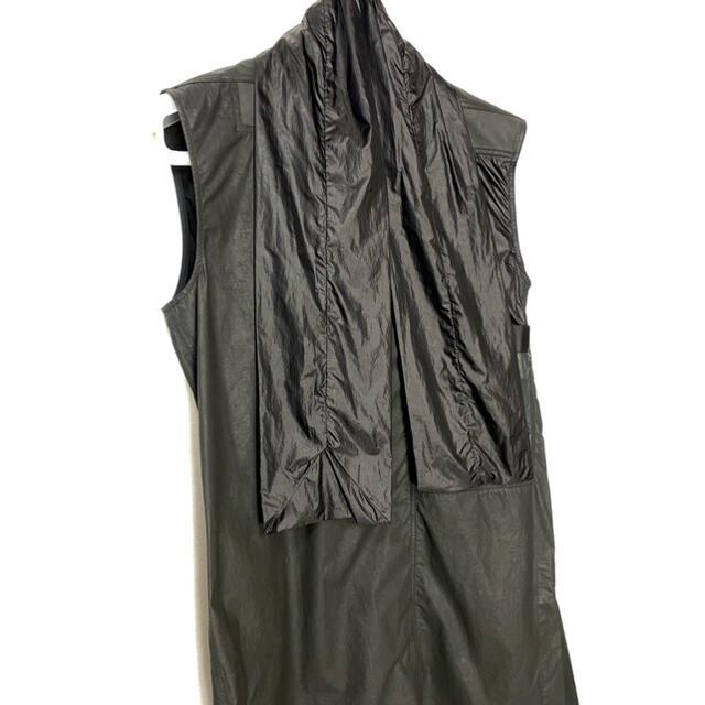 Rick Owens(リックオウエンス)の新古 定価20万 RICK OWENS ストール ベスト ブラック XS ジップ メンズのトップス(ベスト)の商品写真