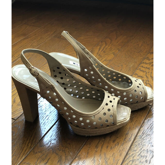 DIANA(ダイアナ)のダイアナ　パンチング　サンダル☆ レディースの靴/シューズ(サンダル)の商品写真