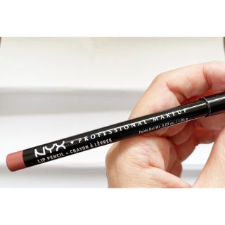 エヌワイエックス(NYX)のニックススリムリップペンシル(リップライナー)