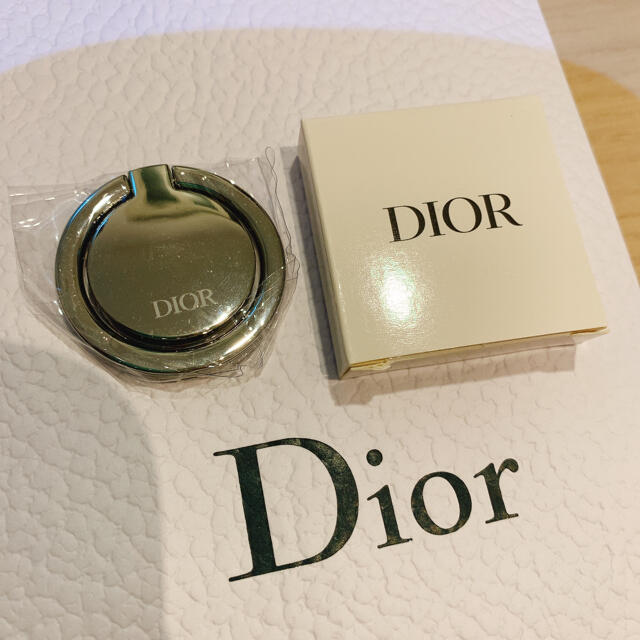 Dior(ディオール)の【新品未使用】Dior ディオール ノベルティ スマホリング エンタメ/ホビーのコレクション(ノベルティグッズ)の商品写真