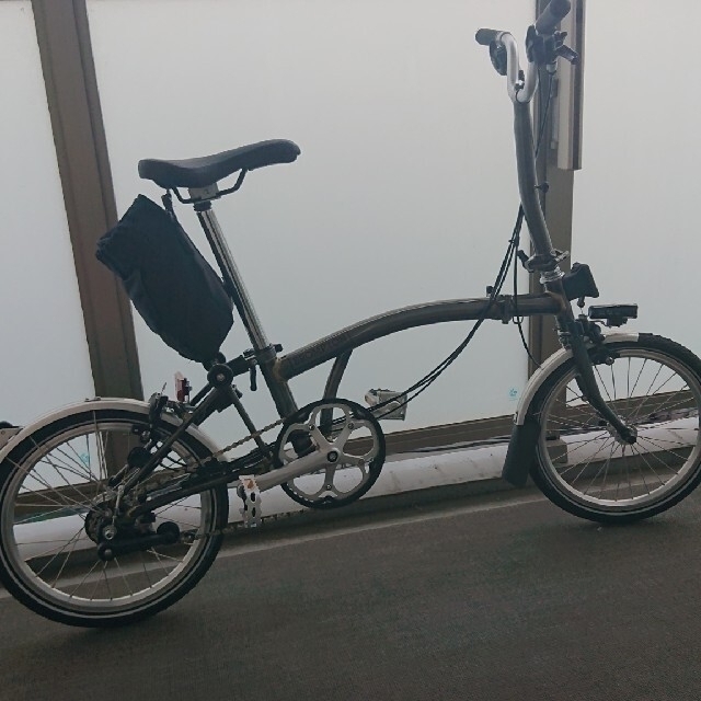 BROMPTON(ブロンプトン)の2020 brompton M6L(lezyne空気入れセット) スポーツ/アウトドアの自転車(自転車本体)の商品写真