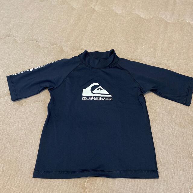 QUIKSILVER(クイックシルバー)の【美品】クイックシルバー　キッズ　ラッシュガード キッズ/ベビー/マタニティのキッズ服男の子用(90cm~)(水着)の商品写真