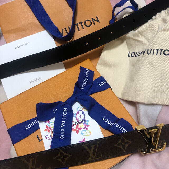 LOUIS VUITTON - ルイヴィトン サンチュール・イニシャル LOUIS VUITTON - ルイヴィトン サンチュール・イニシャル