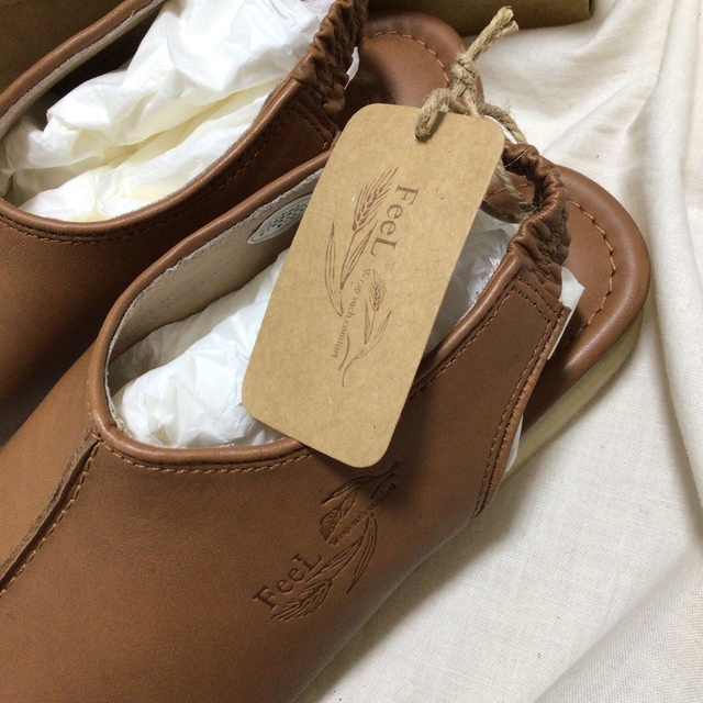 専用です♡新品 Feel🍀本革コンフォートサンダル ブラウン🍀 レディースの靴/シューズ(サンダル)の商品写真
