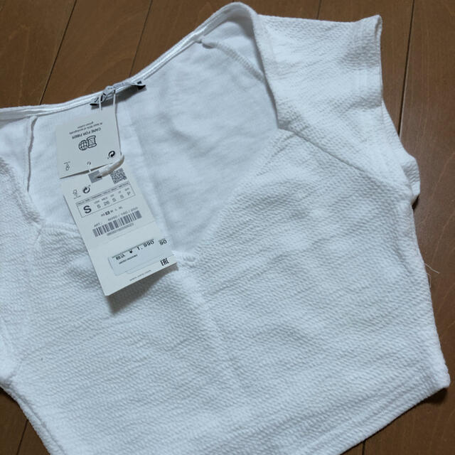 ZARA(ザラ)のZARA クロップド丈　 レディースのトップス(Tシャツ(半袖/袖なし))の商品写真