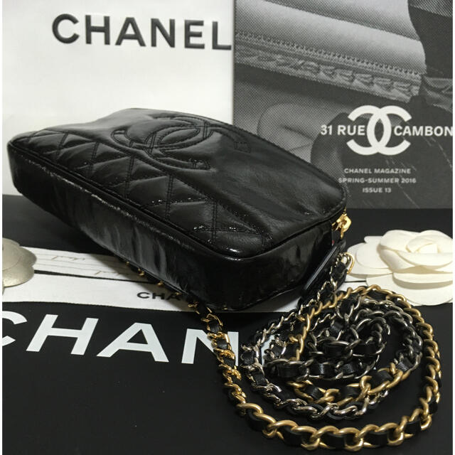 CHANEL(シャネル)の♡様専用♡超美品♡シャネル 最新作 チェーンショルダー 30番台 正規品 レディースのバッグ(ショルダーバッグ)の商品写真