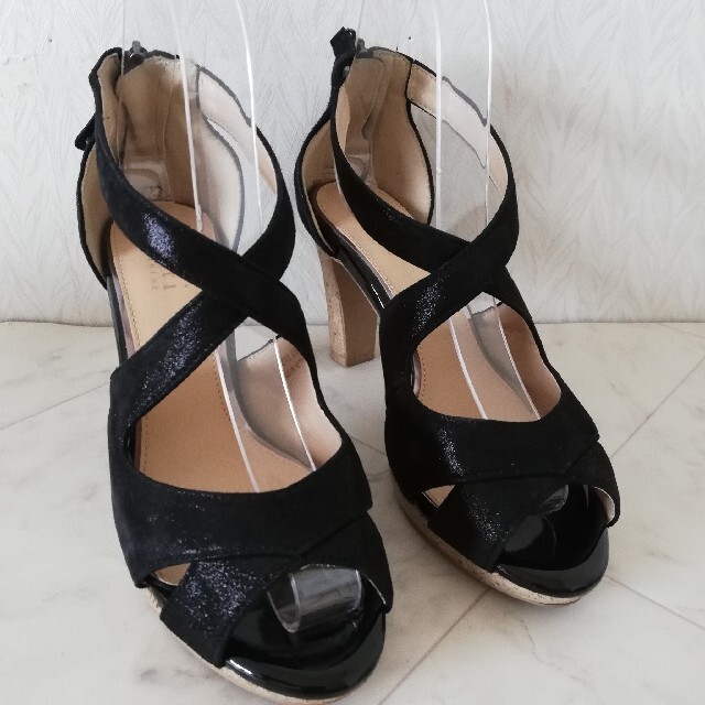 Pitti(ピッティ)の美品!!Pitti FEMININE ピッティフェミニン サンダル 23.5cm レディースの靴/シューズ(サンダル)の商品写真