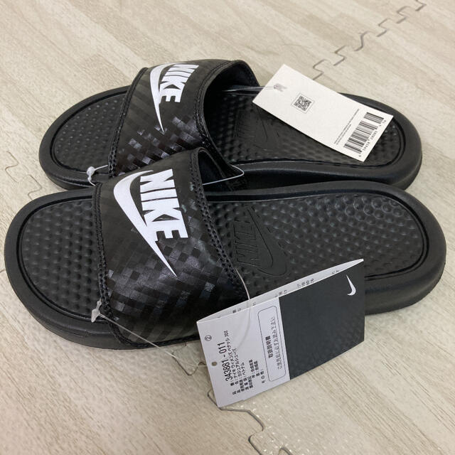 NIKE(ナイキ)の6.新品 NIKE ナイキ ベナッシ レディース サンダル 25.0㎝ ブラック レディースの靴/シューズ(サンダル)の商品写真