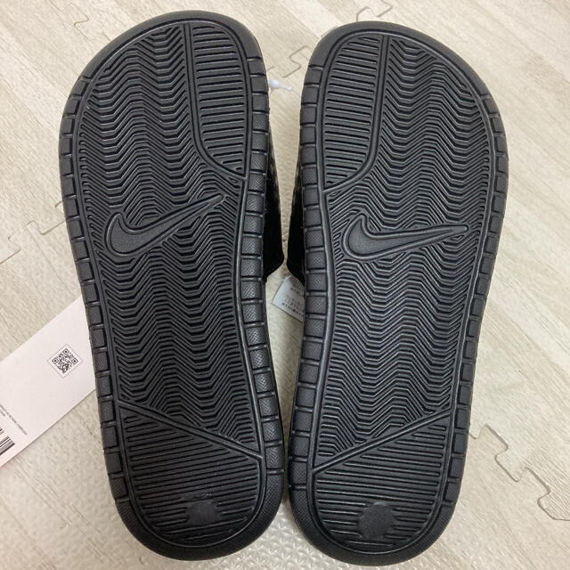 NIKE(ナイキ)の6.新品 NIKE ナイキ ベナッシ レディース サンダル 25.0㎝ ブラック レディースの靴/シューズ(サンダル)の商品写真