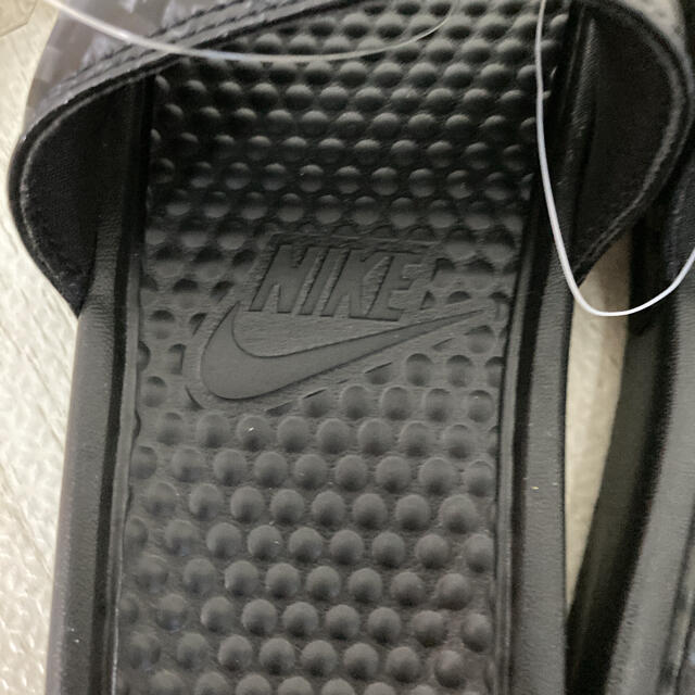 NIKE(ナイキ)の6.新品 NIKE ナイキ ベナッシ レディース サンダル 25.0㎝ ブラック レディースの靴/シューズ(サンダル)の商品写真