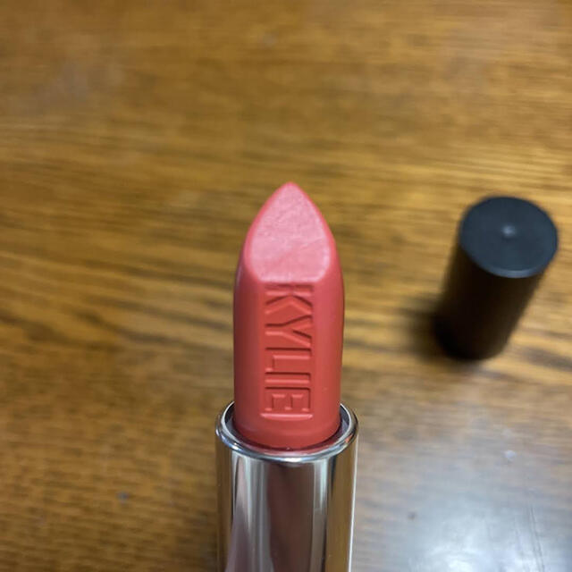 Kylie Cosmetics(カイリーコスメティックス)のKylie Cosmetics カイリジェンナー　口紅　リップ コスメ/美容のベースメイク/化粧品(口紅)の商品写真