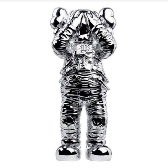 MEDICOM TOY - KAWS Holiday Space Figure Silver 銀