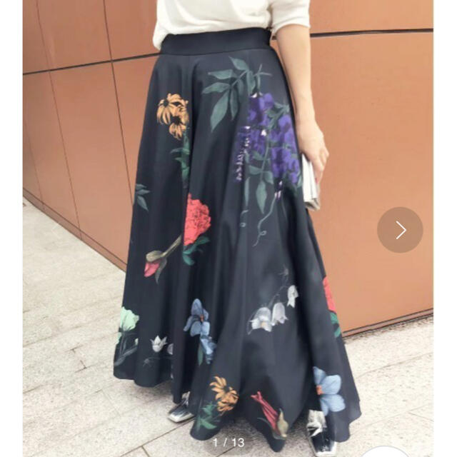 Ameri VINTAGE(アメリヴィンテージ)のアメリ★ AMANDA CIRCULAR SKIRT★アマンダネイビーS レディースのスカート(ロングスカート)の商品写真