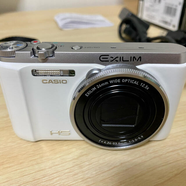 CASIO(カシオ)の美品 CASIO ex-zr1000we カシオ　デジタルカメラ スマホ/家電/カメラのカメラ(コンパクトデジタルカメラ)の商品写真