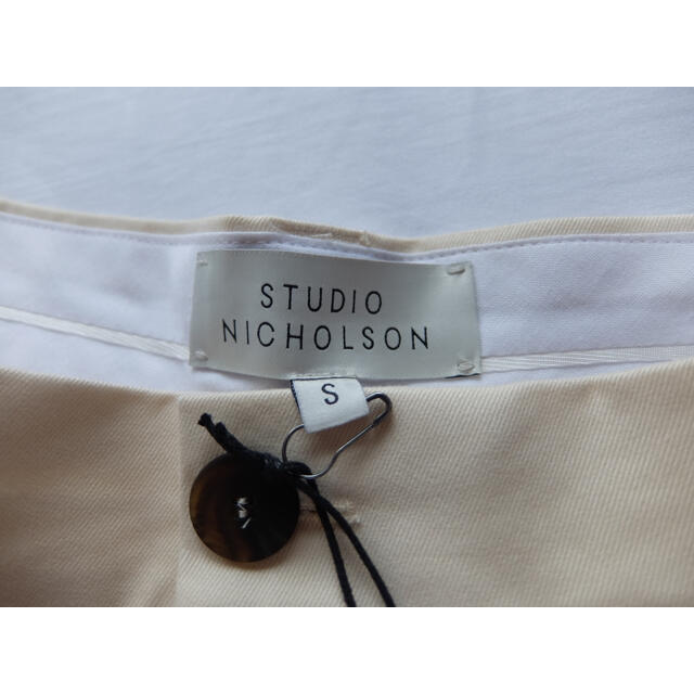 SUNSEA(サンシー)のstudio nicholson ボリューム パンツ メンズのパンツ(チノパン)の商品写真