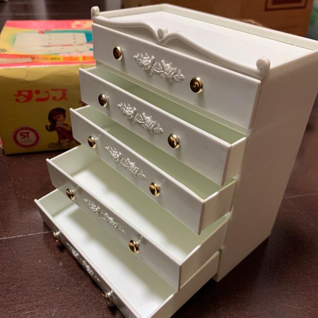Takara Tomy - リカちゃんの白い白い家具セット タンスの通販 by も