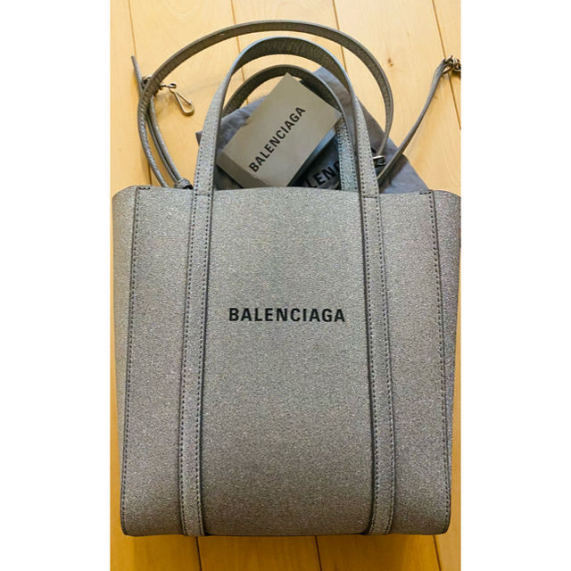 BALENCIAGA BAG(バレンシアガバッグ)のバレンシアガ Everyday tote xxs トート美品 レディースのバッグ(トートバッグ)の商品写真