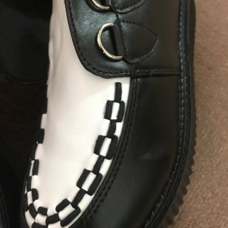 ドクターマーチン(Dr.Martens)の超人気‼️Dr.Martensモデル　厚底 ブラックホワイト男女41(スニーカー)