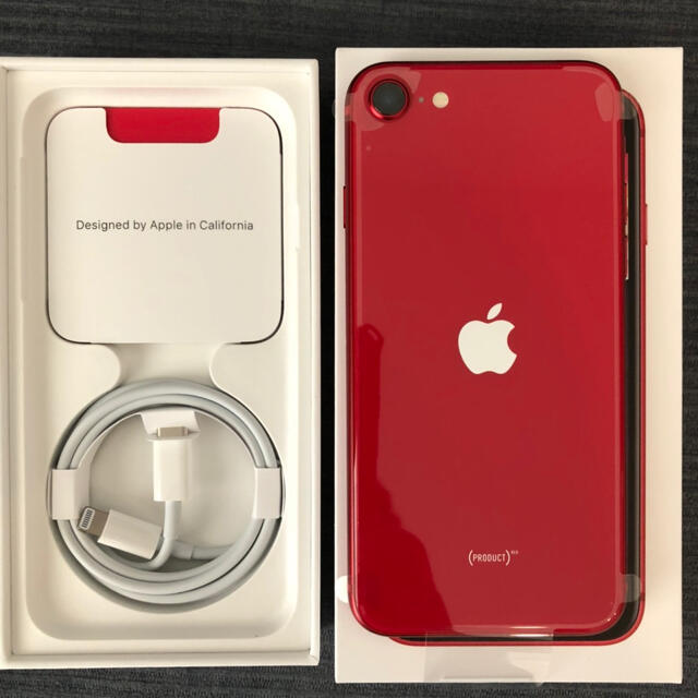 Apple(アップル)のiPhone SE2 Red (赤) 64GB 新品 SIMロック解除済 スマホ/家電/カメラのスマートフォン/携帯電話(スマートフォン本体)の商品写真