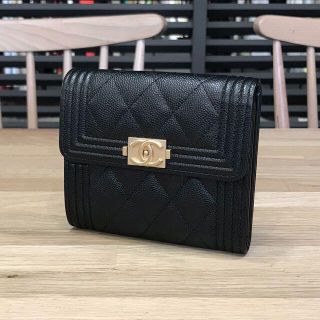 シャネル(CHANEL)の新品未使用 シャネル ボーイシャネル コンパクト財布 グレインドカーフ 黒(財布)