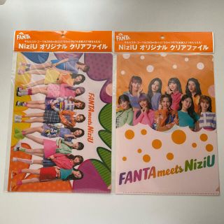 コカコーラ(コカ・コーラ)のNiziU クリアファイル 2枚セット(アイドルグッズ)