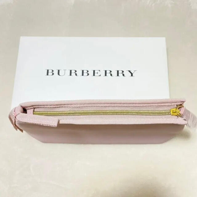 BURBERRY(バーバリー)のBurberry ノベルティーポーチ　ピンク 新品未使用 レディースのファッション小物(ポーチ)の商品写真