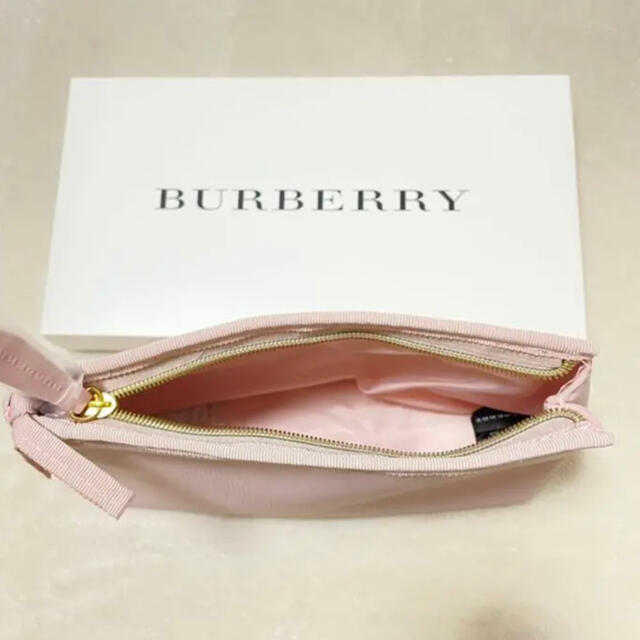 BURBERRY(バーバリー)のBurberry ノベルティーポーチ　ピンク 新品未使用 レディースのファッション小物(ポーチ)の商品写真