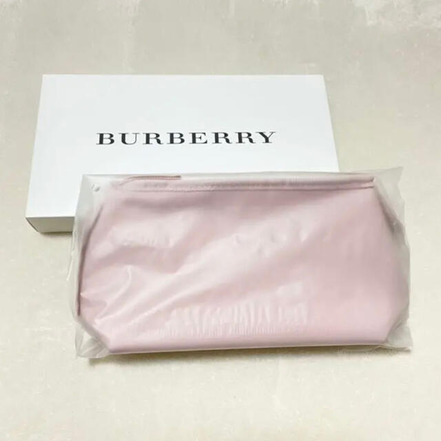 BURBERRY(バーバリー)のBurberry ノベルティーポーチ　ピンク 新品未使用 レディースのファッション小物(ポーチ)の商品写真