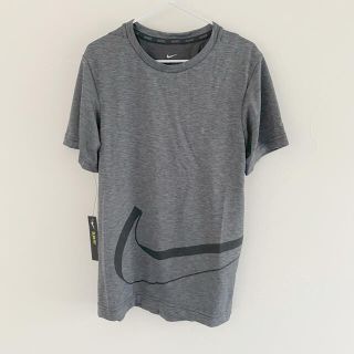 ナイキ(NIKE)の新品 NIKE ロゴT dry fit キッズ130〜140(Tシャツ/カットソー)