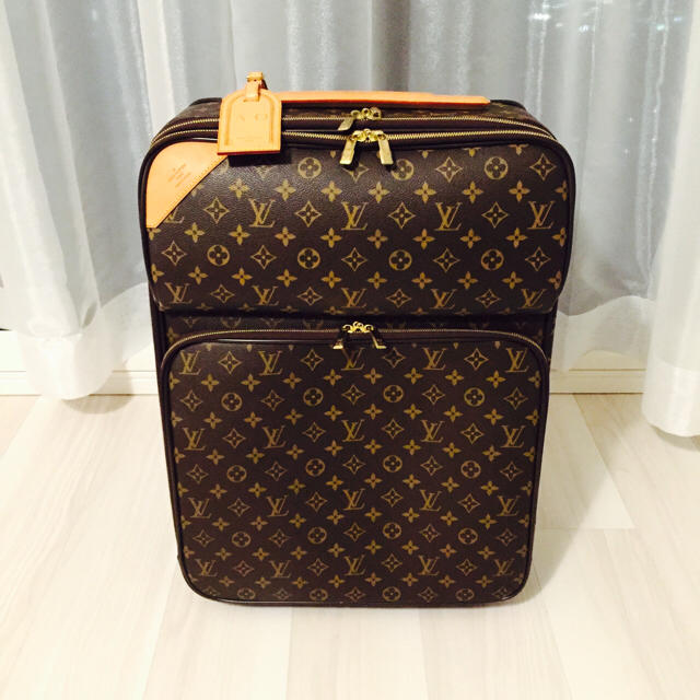 LOUIS VUITTON(ルイヴィトン)のマナト様専用【美品】ルイヴィトン ペガス55 ビジネス / スーツケースキャリー レディースのバッグ(スーツケース/キャリーバッグ)の商品写真