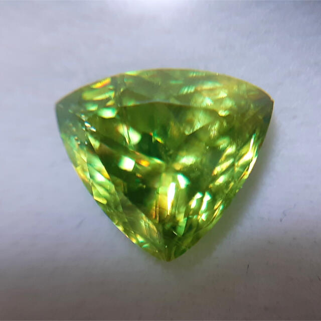 【最終お値下げ】スフェーン 2.73ct トリリアント