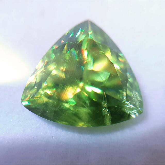 【最終お値下げ】スフェーン 2.73ct トリリアント