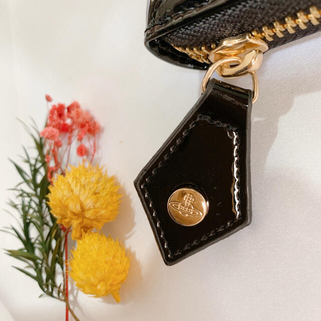 Vivienne Westwood(ヴィヴィアンウエストウッド)のヴィヴィアンウエストウッド  黒　ブラック　エナメル　美品　送料無料　長財布 レディースのファッション小物(財布)の商品写真