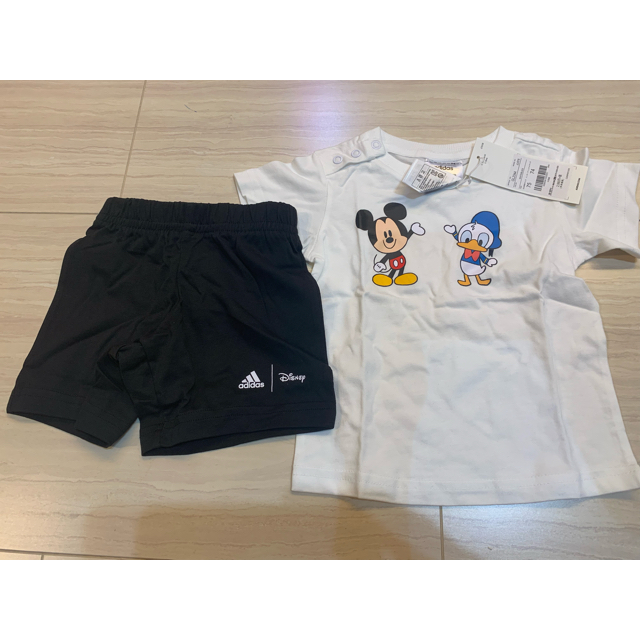 ミッキーマウス(ミッキーマウス)の新品adidas✖️Disney ミッキー　tシャツ 短パン　セットアップ　75 キッズ/ベビー/マタニティのベビー服(~85cm)(Ｔシャツ)の商品写真